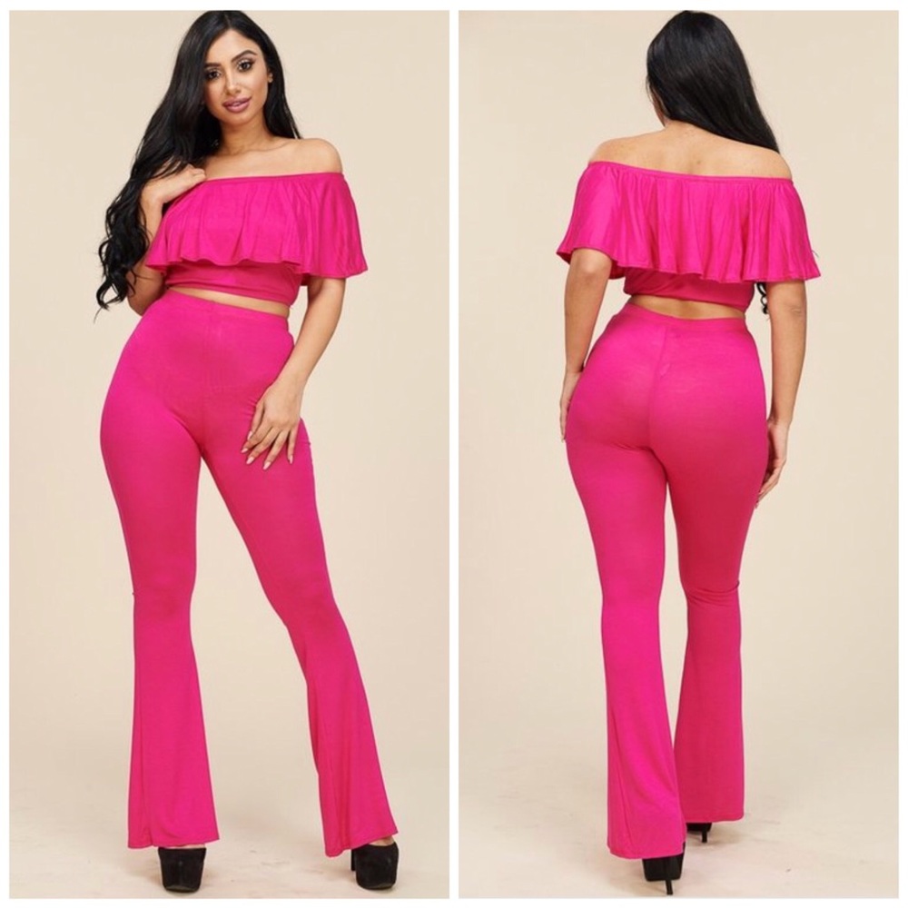 NEW** Pink ruffle two piece crop top set 🔥🔥🔥